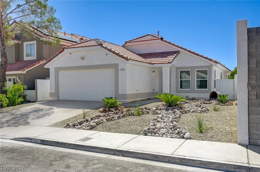 7313 Silver Ridge, Las Vegas, NV 89128