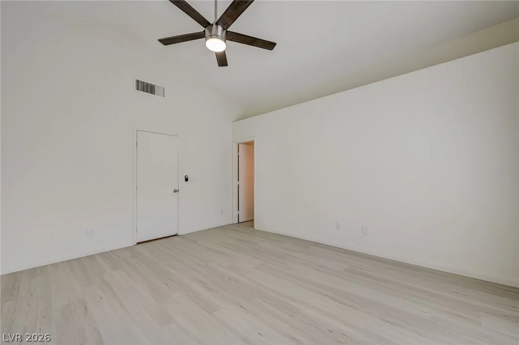 7313 Silver Ridge, Las Vegas, NV 89128