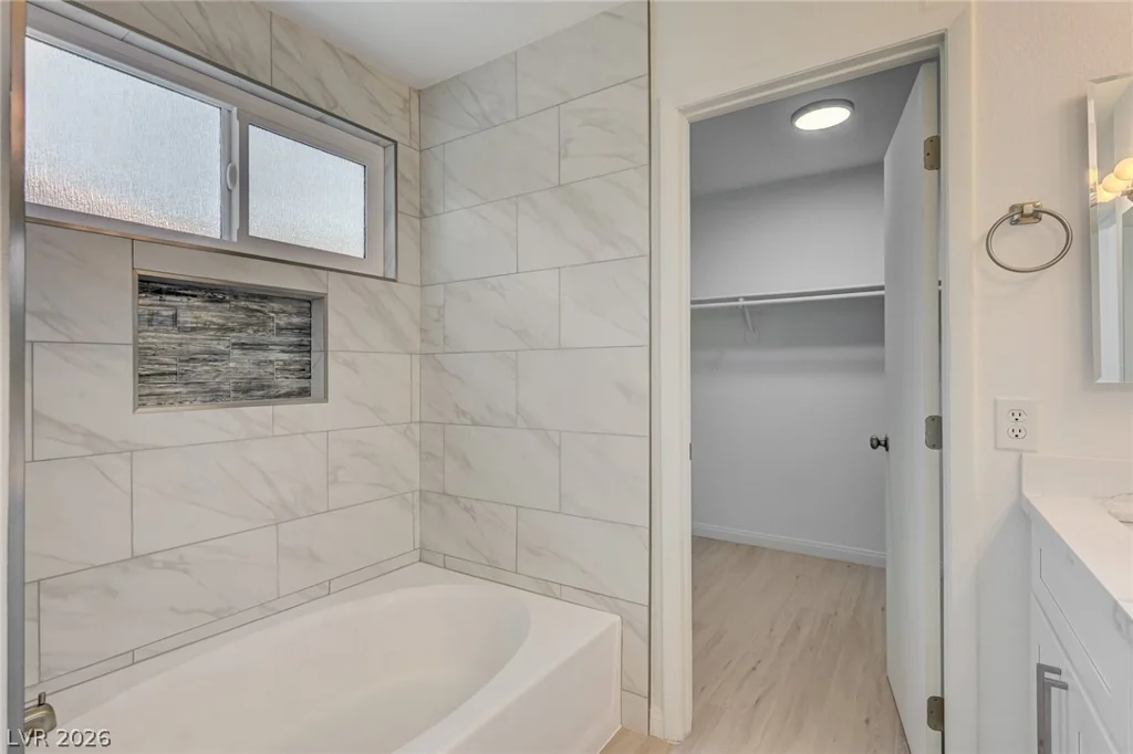 7313 Silver Ridge, Las Vegas, NV 89128