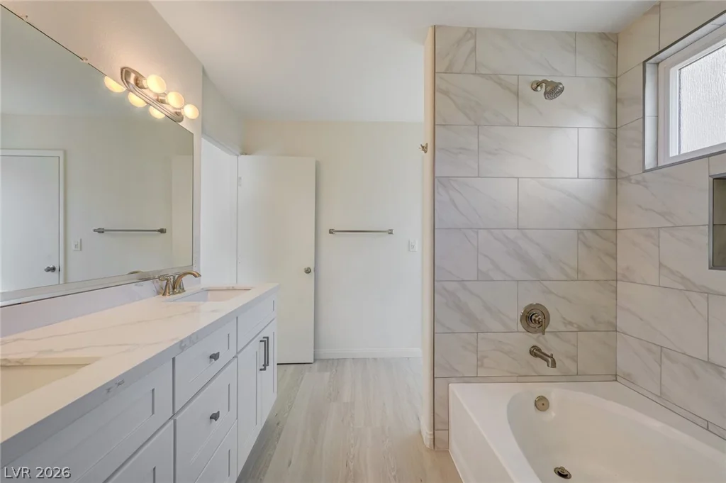 7313 Silver Ridge, Las Vegas, NV 89128