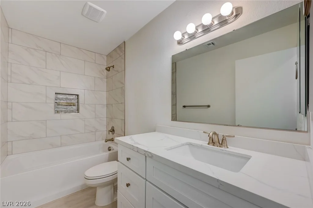 7313 Silver Ridge, Las Vegas, NV 89128