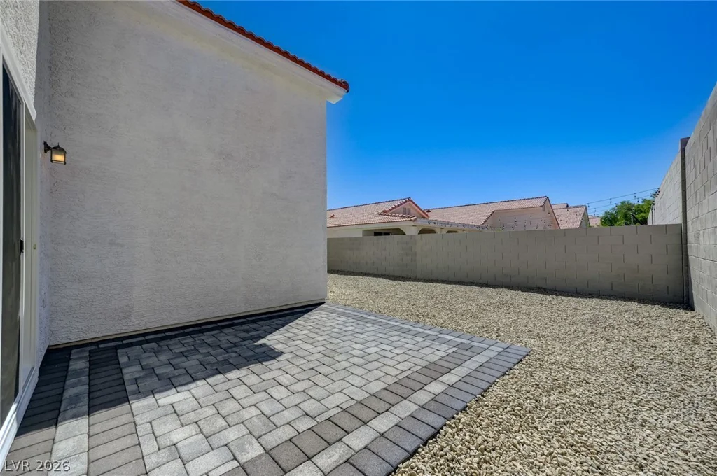 7313 Silver Ridge, Las Vegas, NV 89128