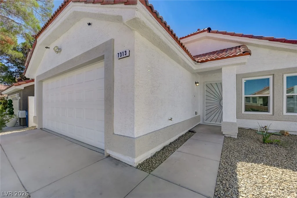 7313 Silver Ridge, Las Vegas, NV 89128