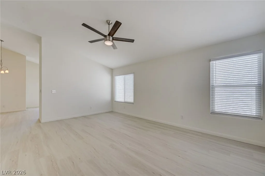7313 Silver Ridge, Las Vegas, NV 89128
