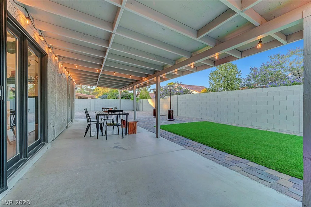 58 Pleasant Dale, Henderson, NV 89074