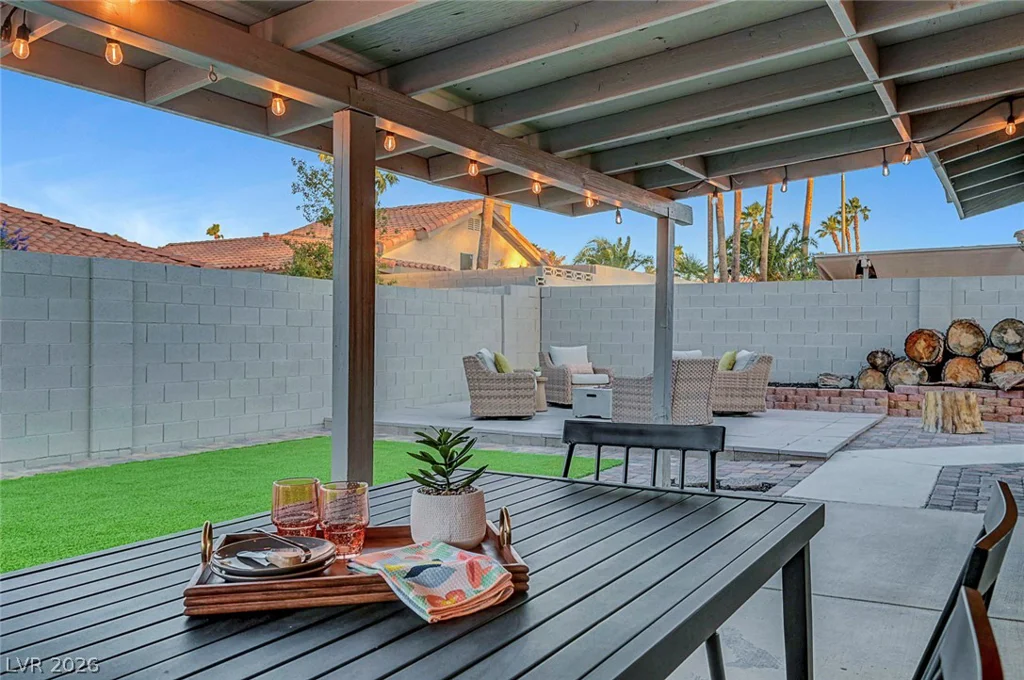 58 Pleasant Dale, Henderson, NV 89074