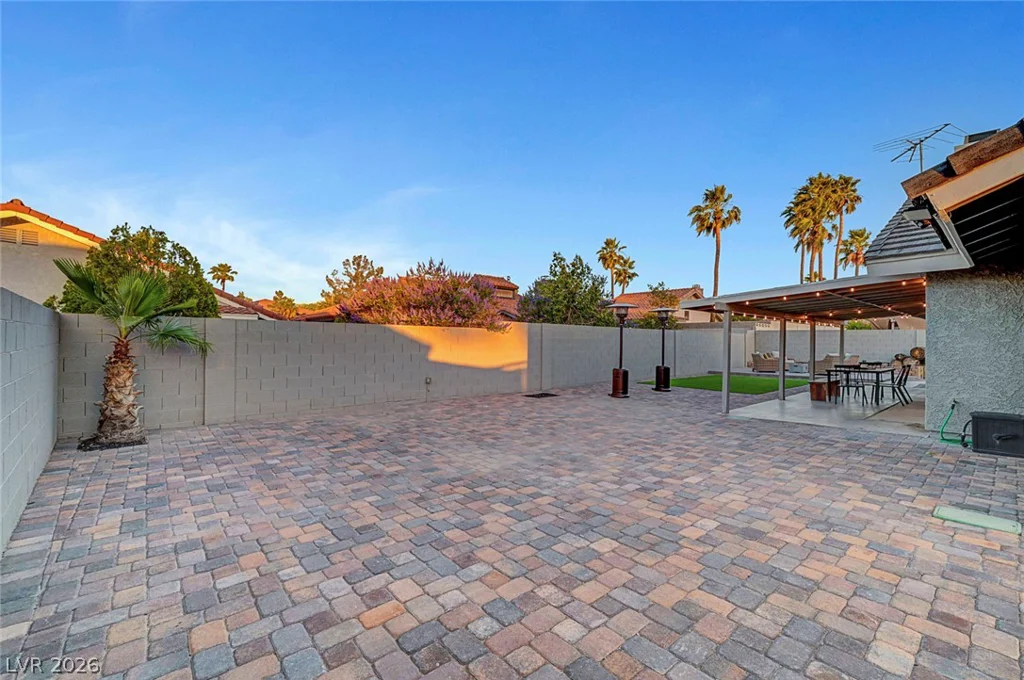 58 Pleasant Dale, Henderson, NV 89074