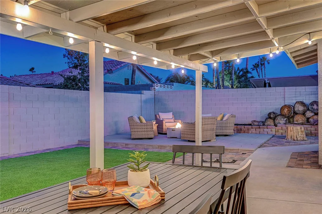 58 Pleasant Dale, Henderson, NV 89074