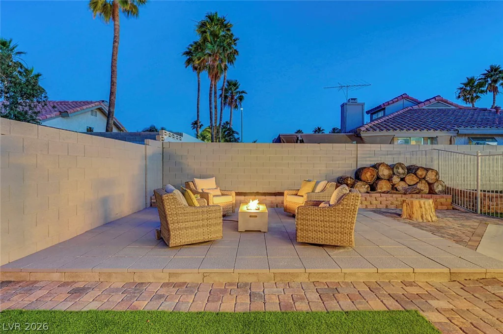 58 Pleasant Dale, Henderson, NV 89074
