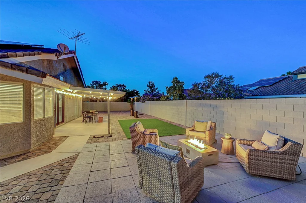 58 Pleasant Dale, Henderson, NV 89074