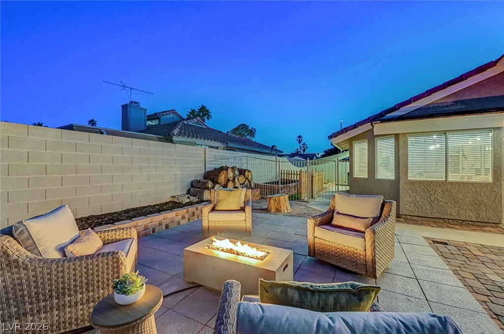 58 Pleasant Dale, Henderson, NV 89074