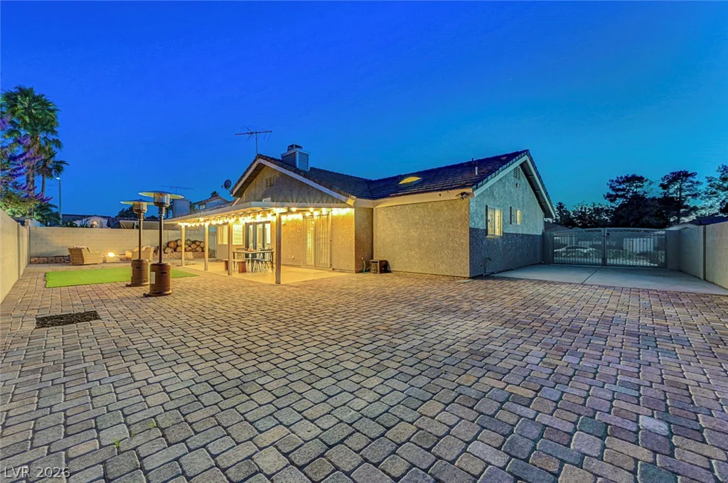 58 Pleasant Dale, Henderson, NV 89074