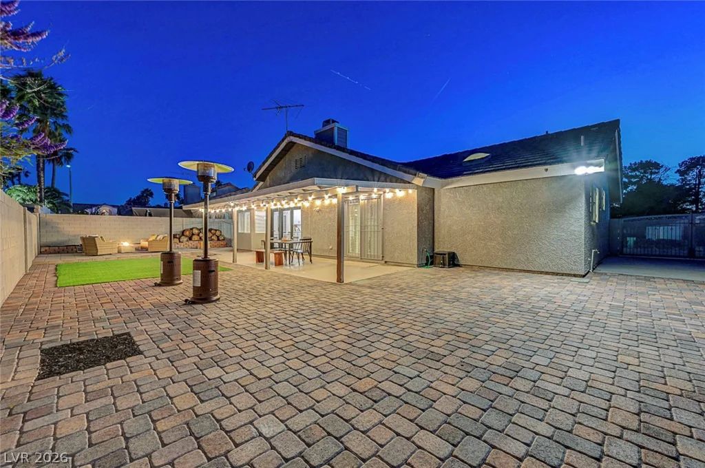 58 Pleasant Dale, Henderson, NV 89074