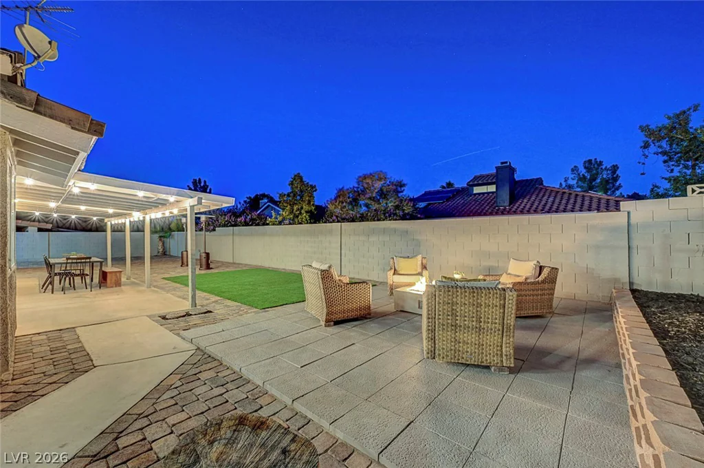 58 Pleasant Dale, Henderson, NV 89074