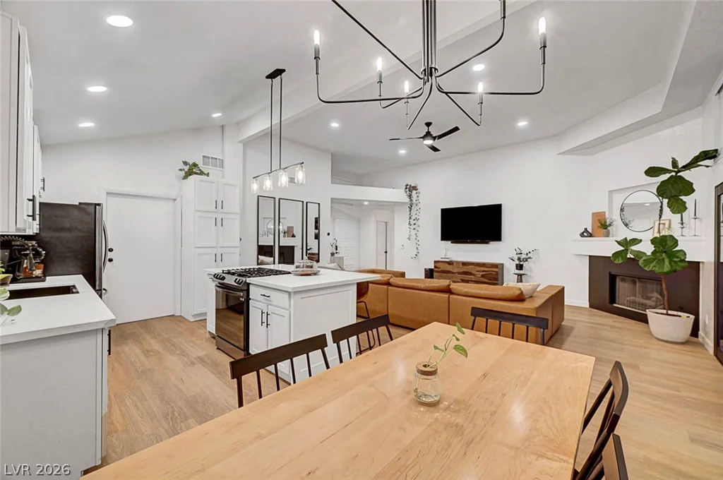 58 Pleasant Dale, Henderson, NV 89074