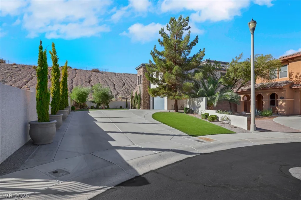 915 Via Canale, Henderson, NV 89011