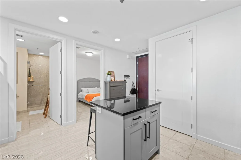 4525 Dean Martin, Las Vegas, NV 89103