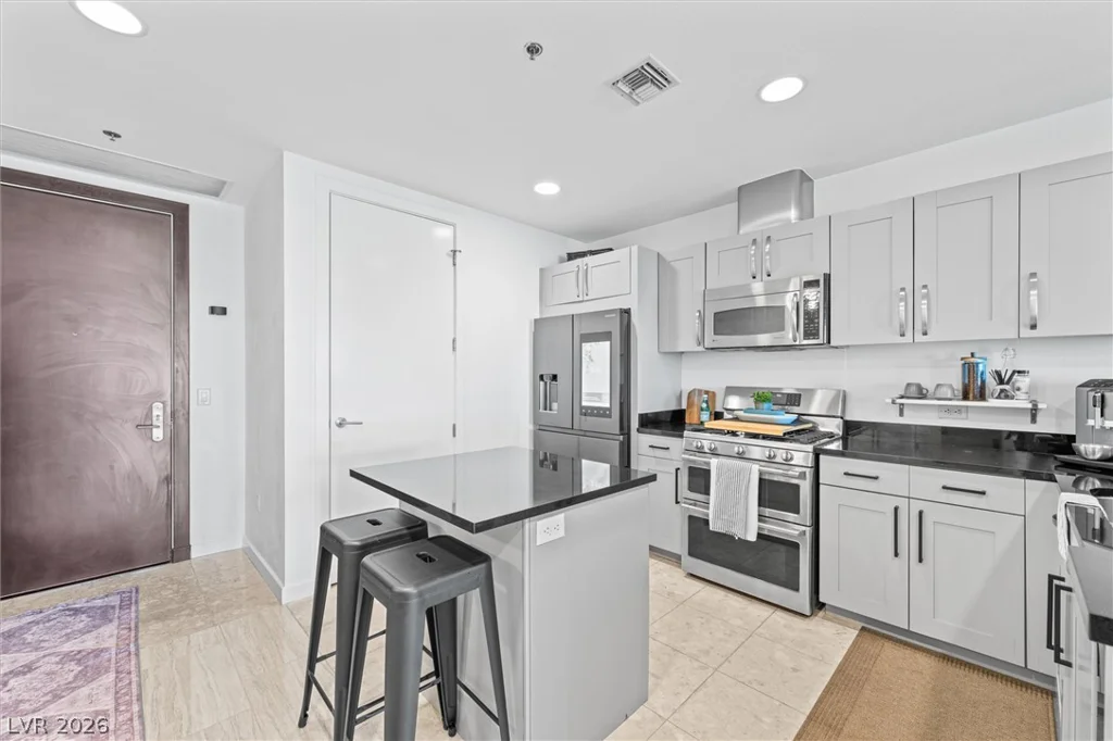 4525 Dean Martin, Las Vegas, NV 89103
