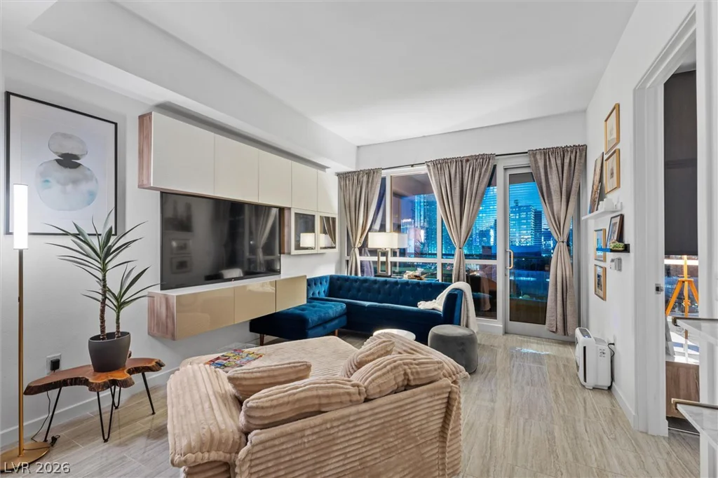 4525 Dean Martin, Las Vegas, NV 89103