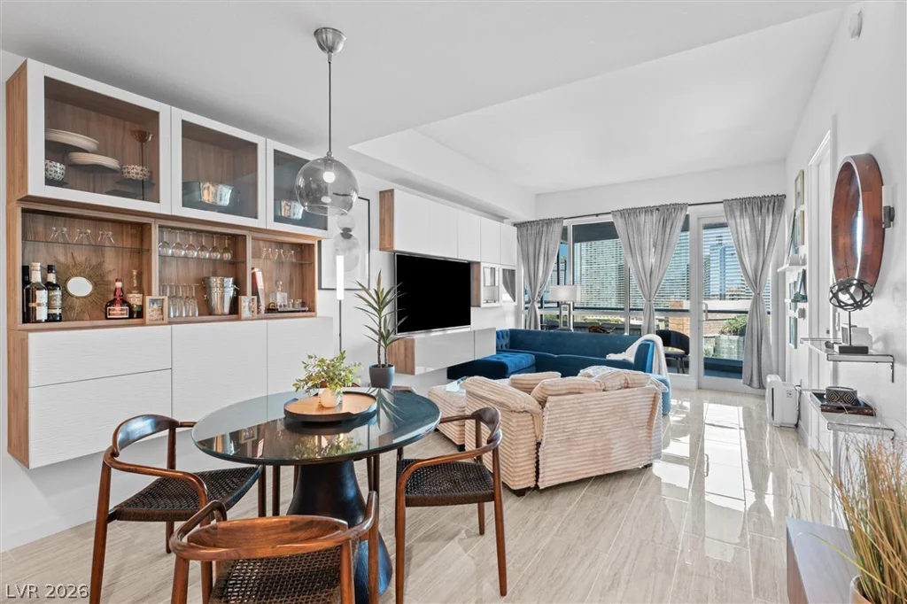 4525 Dean Martin, Las Vegas, NV 89103