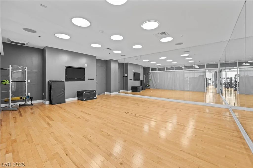 4525 Dean Martin, Las Vegas, NV 89103