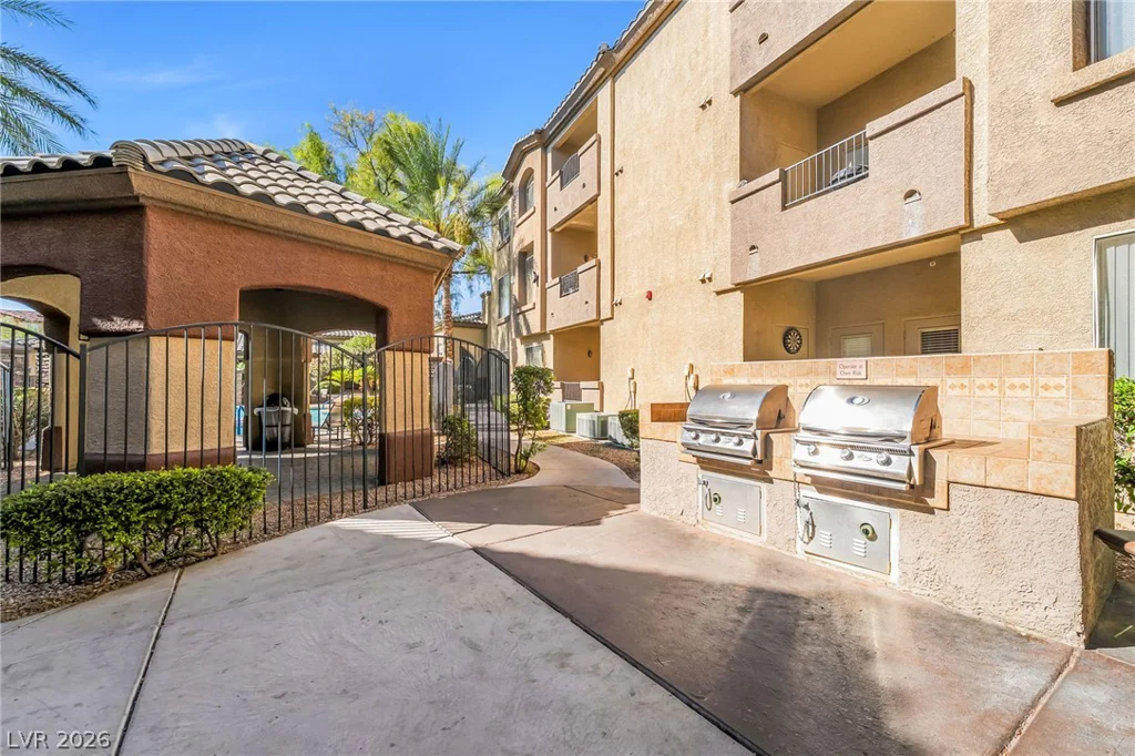 4400 Jones, Las Vegas, NV 89103