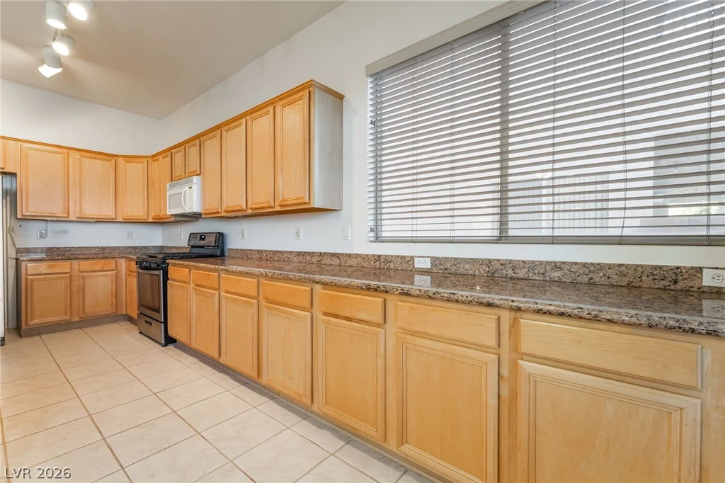 2722 Bass Lake, Henderson, NV 89052