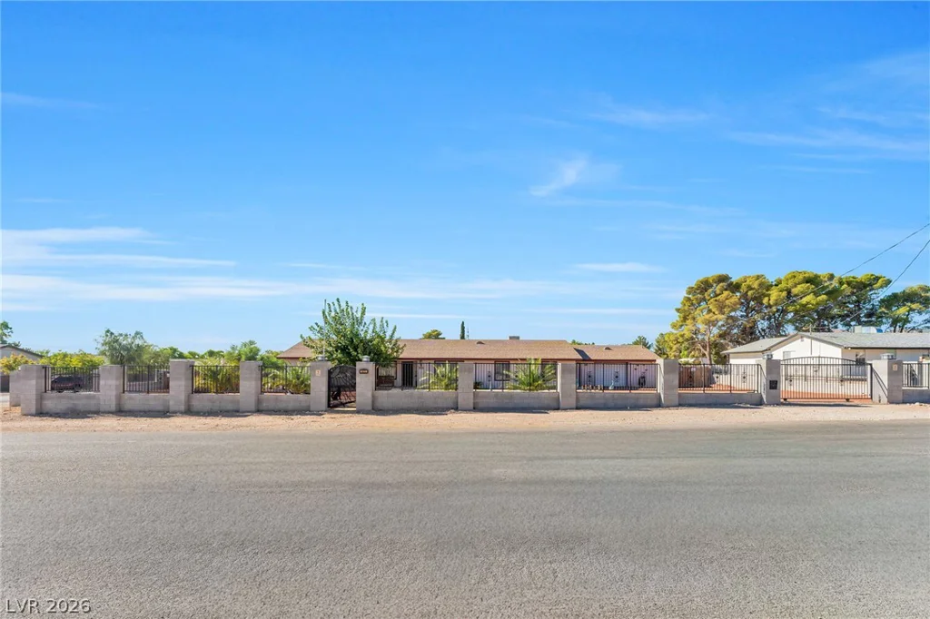 9015 Hammer, Las Vegas, NV 89149