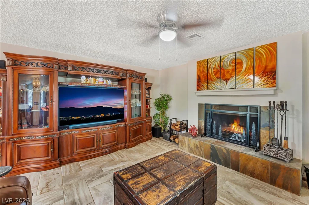 9015 Hammer, Las Vegas, NV 89149