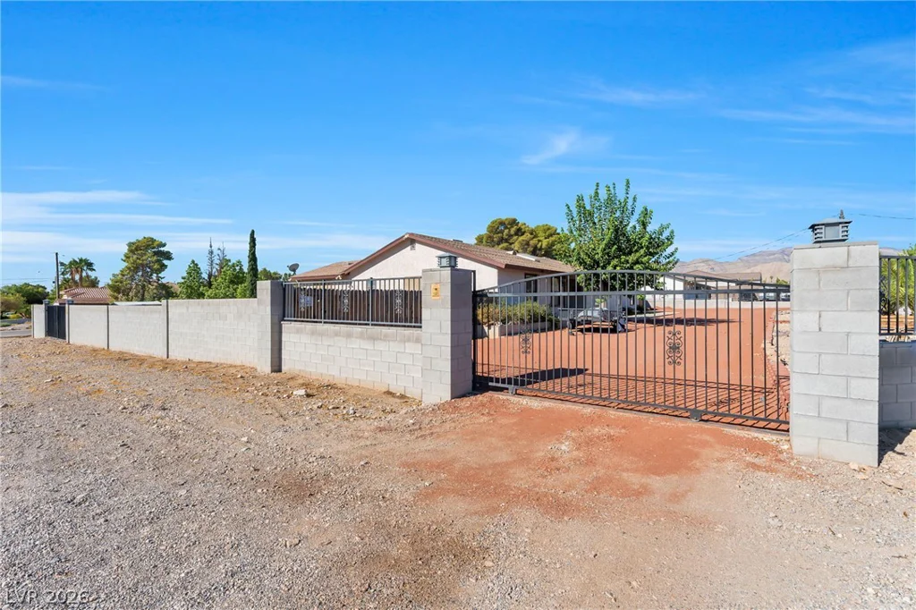 9015 Hammer, Las Vegas, NV 89149