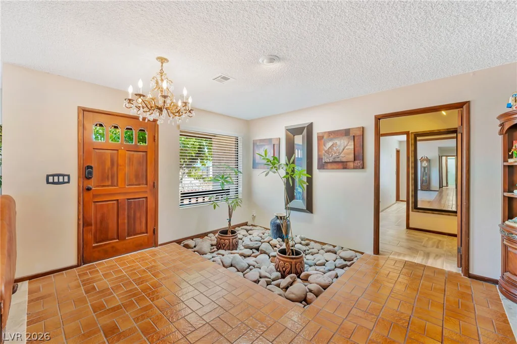 9015 Hammer, Las Vegas, NV 89149