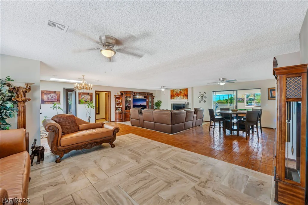 9015 Hammer, Las Vegas, NV 89149