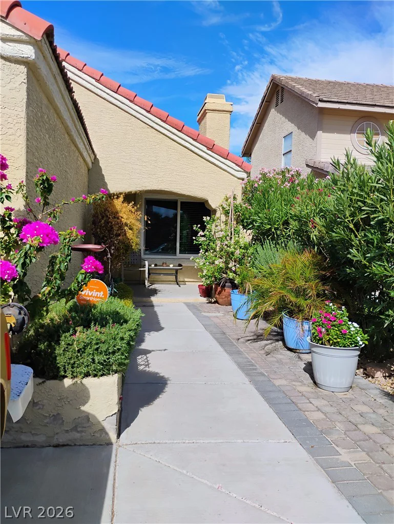 904 Shady Creek, Las Vegas, NV 89108