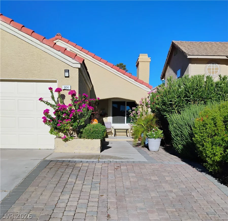 904 Shady Creek, Las Vegas, NV 89108
