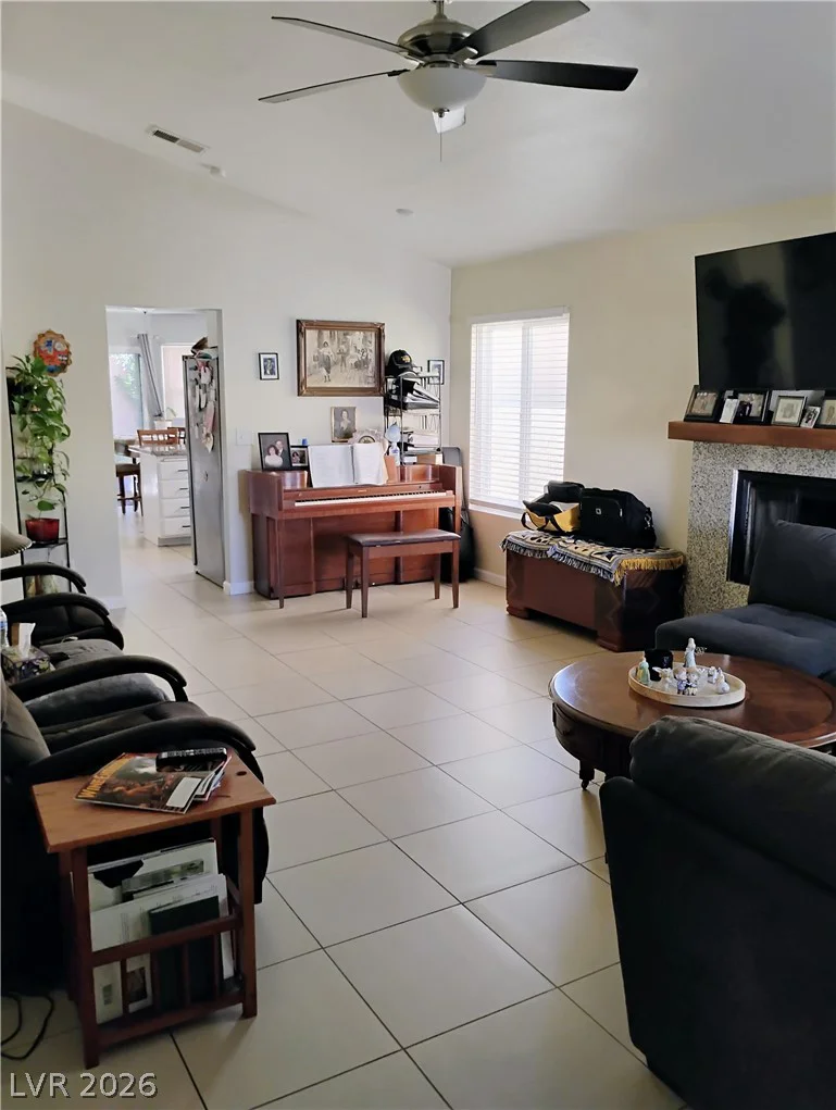 904 Shady Creek, Las Vegas, NV 89108