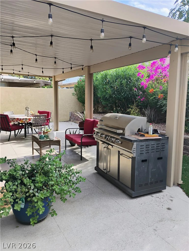 904 Shady Creek, Las Vegas, NV 89108