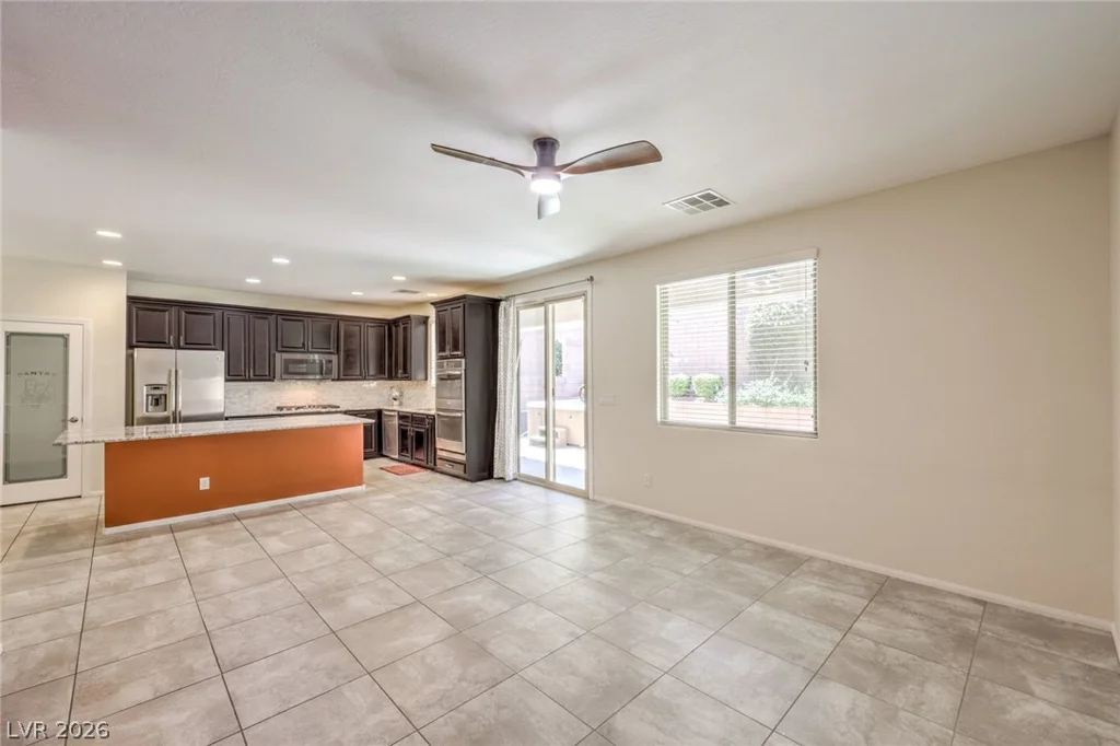 7539 Old Compton, Las Vegas, NV 89166