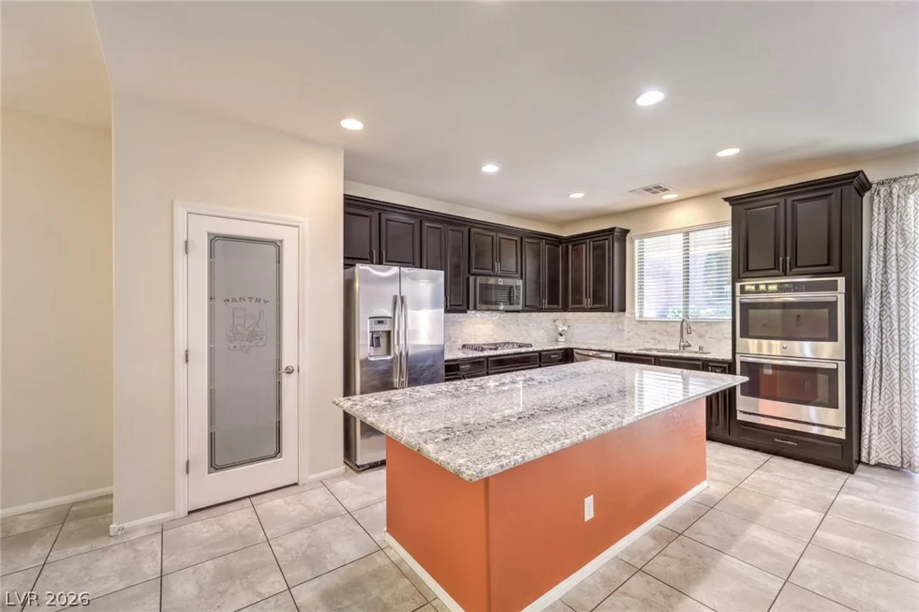 7539 Old Compton, Las Vegas, NV 89166