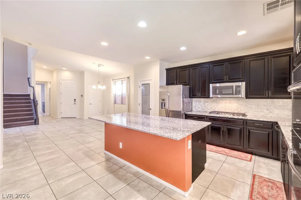 7539 Old Compton, Las Vegas, NV 89166