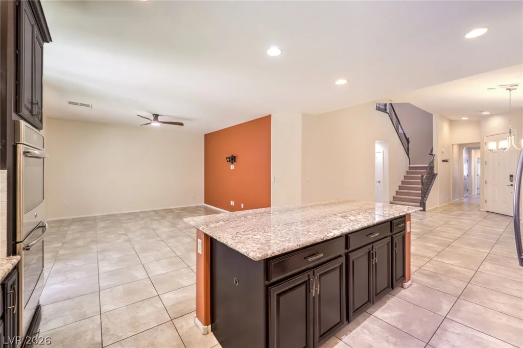 7539 Old Compton, Las Vegas, NV 89166