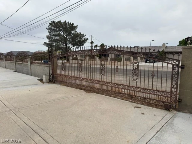 8740 Hammer, Las Vegas, NV 89149