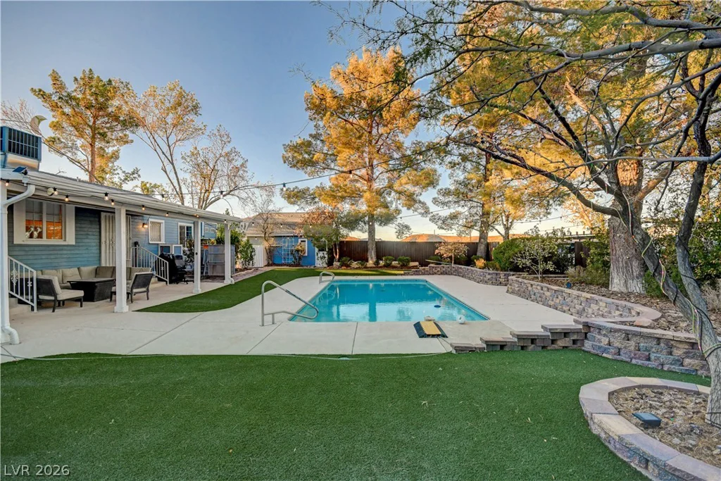 8360 Avery, Las Vegas, NV 89161