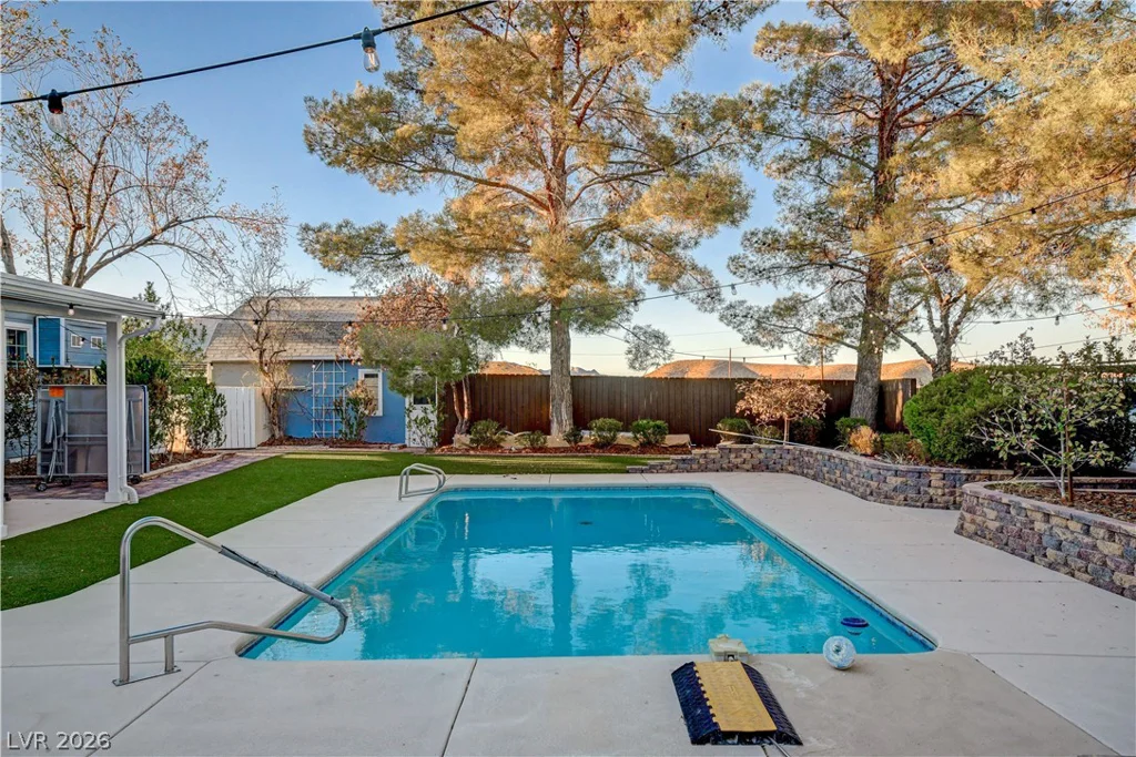 8360 Avery, Las Vegas, NV 89161