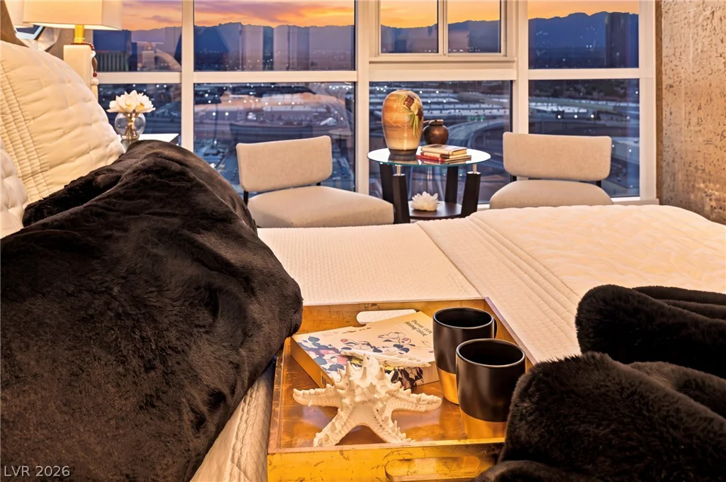 4525 Dean Martin, Las Vegas, NV 89103