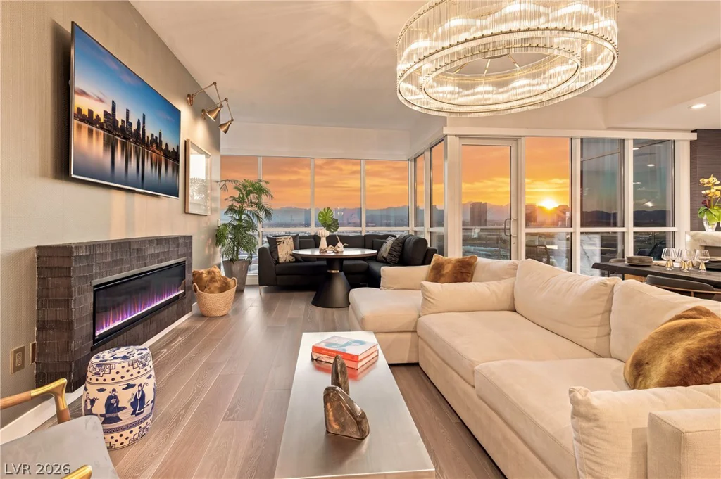 4525 Dean Martin, Las Vegas, NV 89103