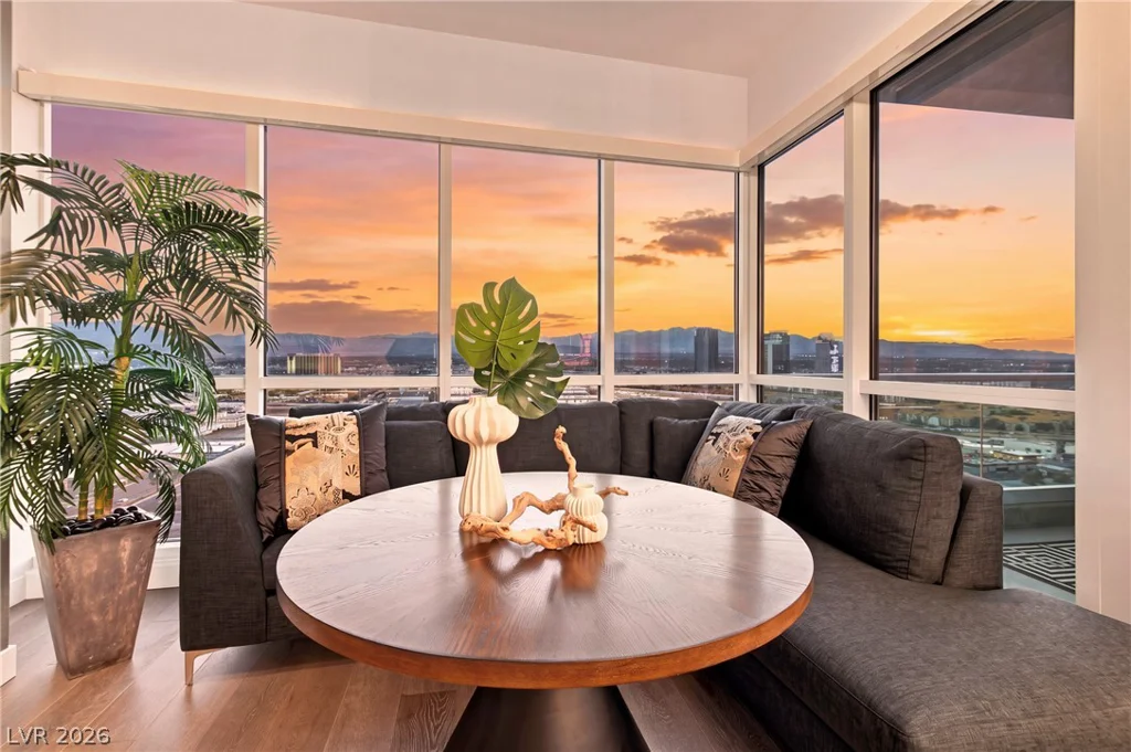 4525 Dean Martin, Las Vegas, NV 89103