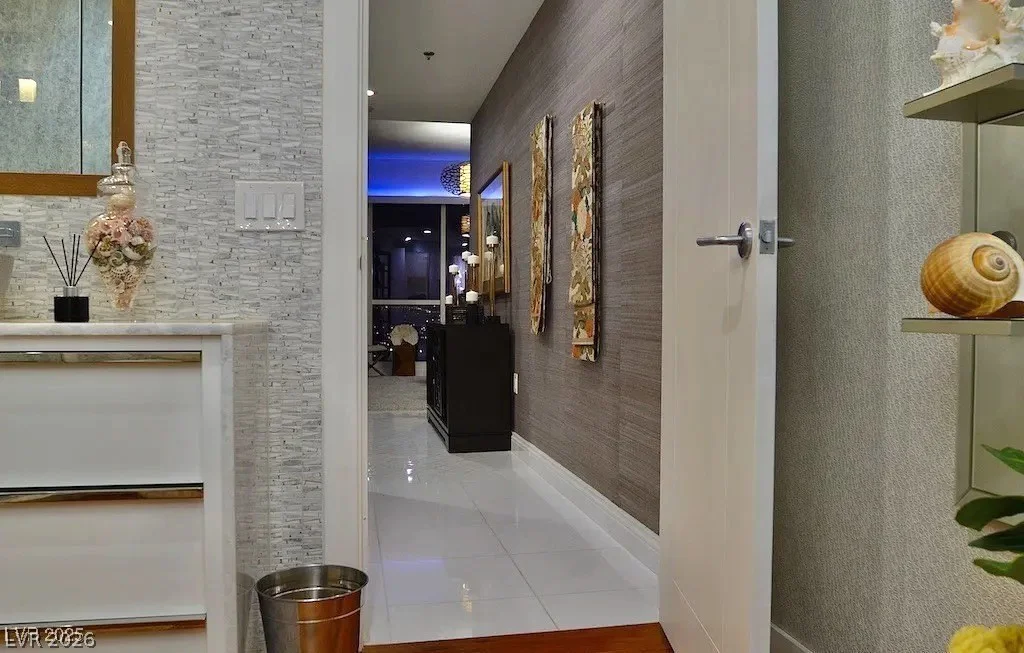 4525 Dean Martin, Las Vegas, NV 89103