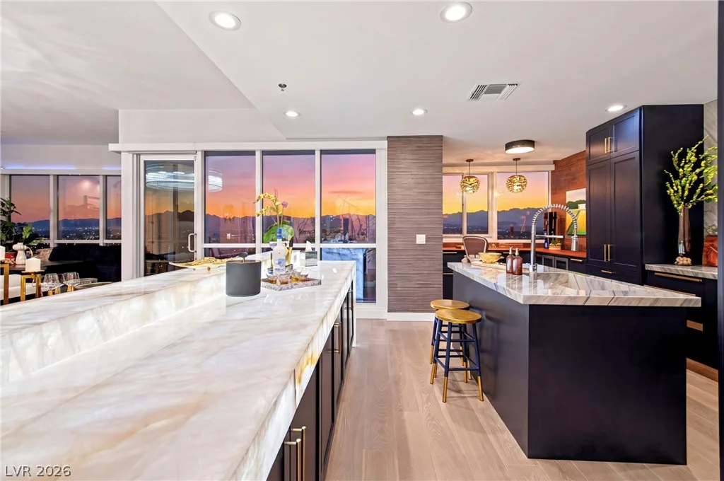 4525 Dean Martin, Las Vegas, NV 89103