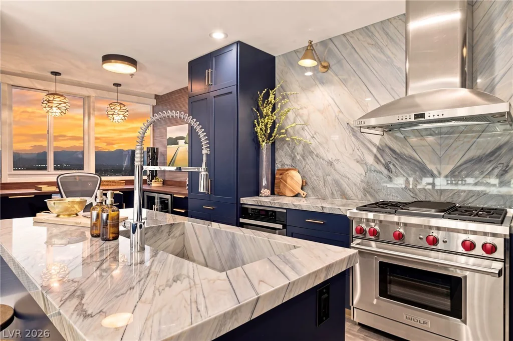 4525 Dean Martin, Las Vegas, NV 89103