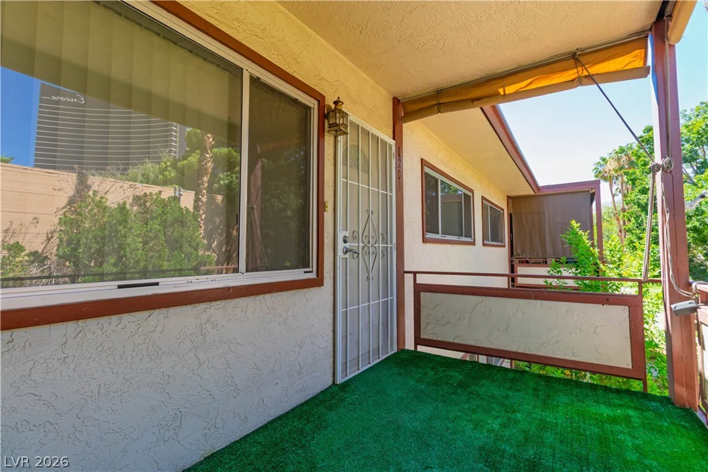 350 Desert Inn, Las Vegas, NV 89109
